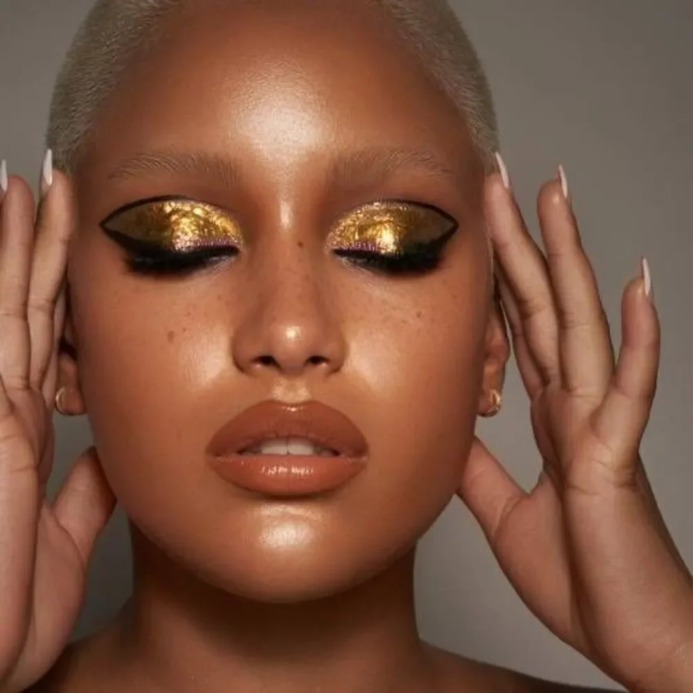 Danessa Myricks Infinite Chrome Flakes in Starburst